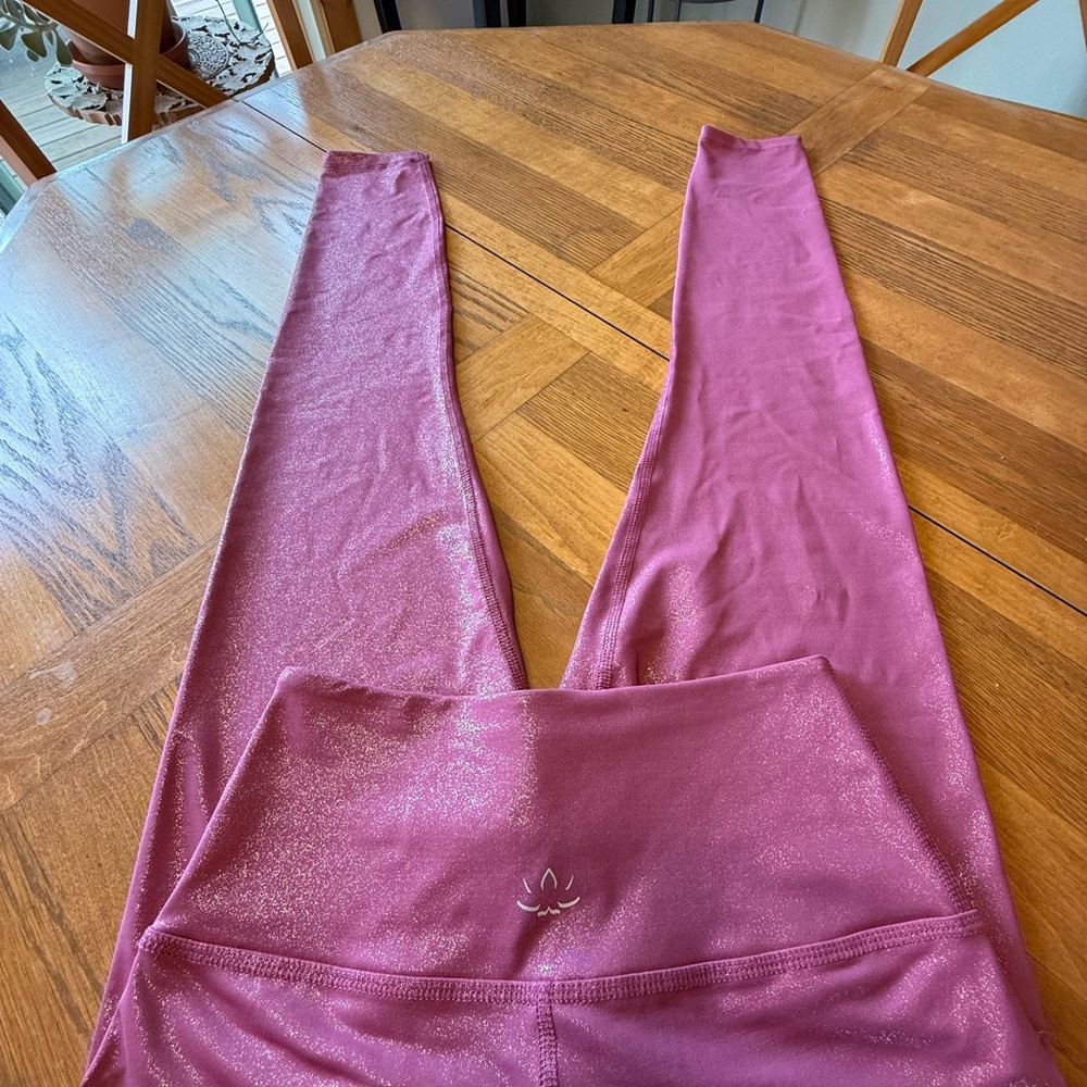 Pink Glitter Like new leggings - Picture 4 of 5